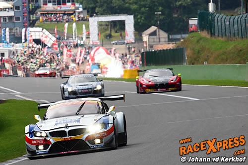 24 uur van Spa Francorchamps loopt uit op teleurstelling voor Simon Knap